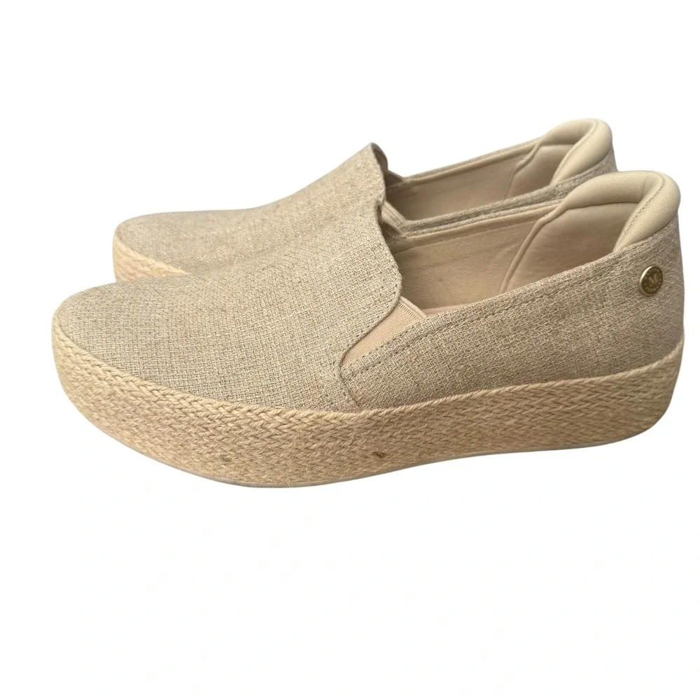 Martha Stewart & Skechers: BOBS Sesame By The Bay 158908 Natural Women's Size 9